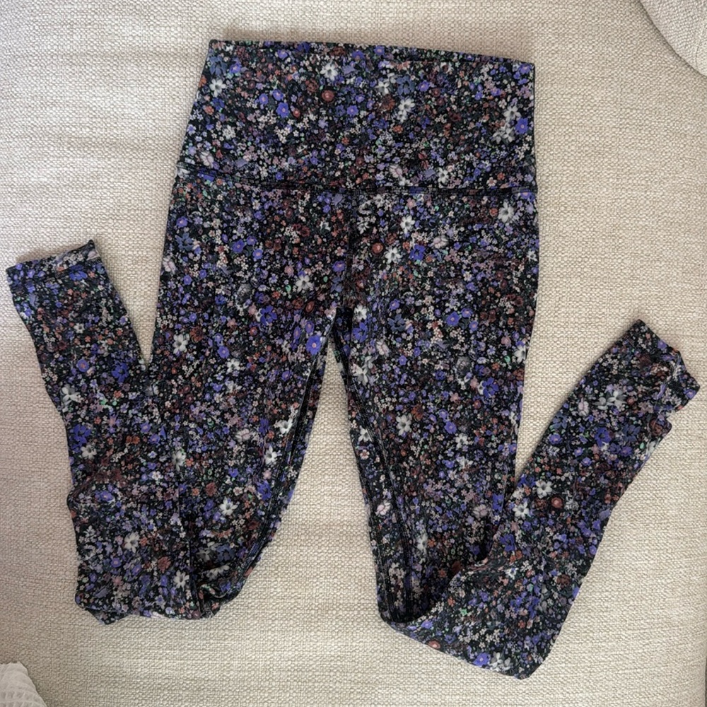 Lululemon floral align 25, size 6 🪷 yoga pants
